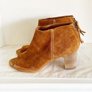 NEW CLARKS SPICED MELODY 26127298 WOMENS BROWN SUEDE ANKLE & BOOTIES BOOTS Sz 9M